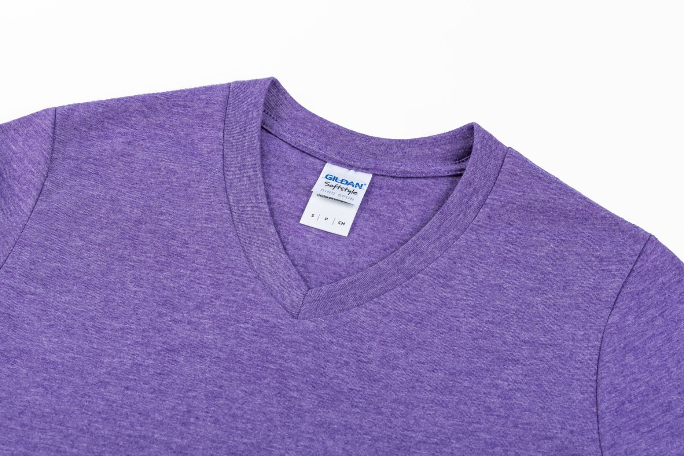 Softstyle V-Neck Herren T-Shirt bedrucken | Gildan