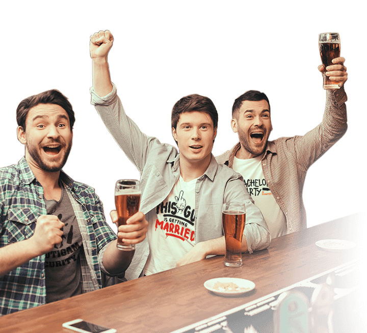 Junggesellenabschied T-Shirt bedrucken - Drei junge Männer feiern Junggesellenabschied