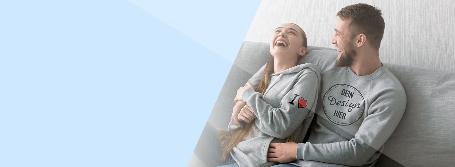 Junges Paar lässt eigene Pullover bedrucken